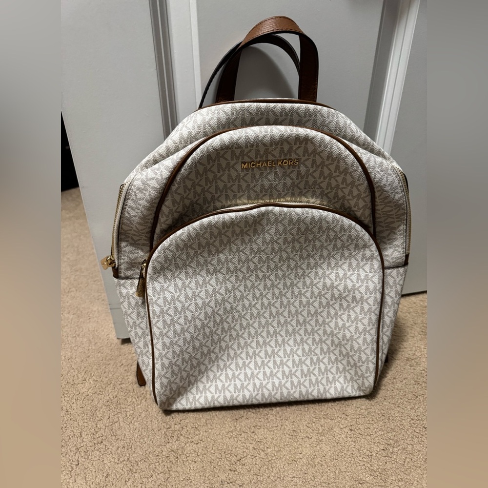 Michael Kors Vanilla Logo Backpack – Excellent Condition - Picture 2 of 3
